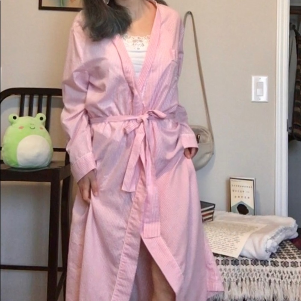 Pink Carbnet Robe - Picture 2 of 4